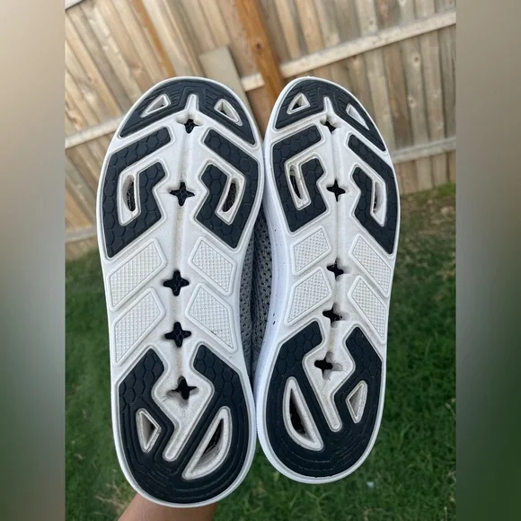 Magellan Mens Sneaker Gray Stretch Lace Up w/Toggle Round Toe Flat Heel Sz 9D - Picture 7 of 7